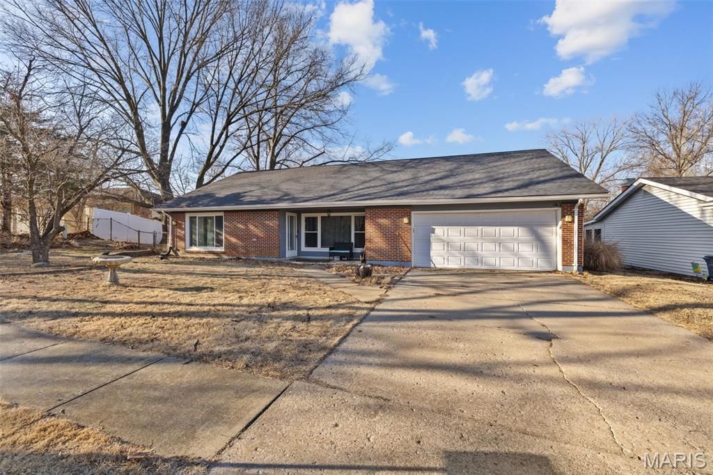 Photo of 2713 Treadway Avenue, St Charles, MO 63301 (MLS # 26003687)