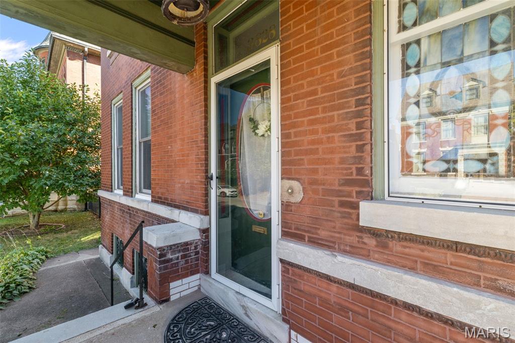 3828 Botanical Avenue