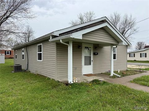 Tiny photo for 1203 W Main Street, Bowling Green, MO 63334 (MLS # 26019402)