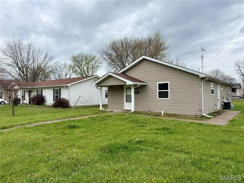 Tiny photo for 1203 W Main Street, Bowling Green, MO 63334 (MLS # 26019402)