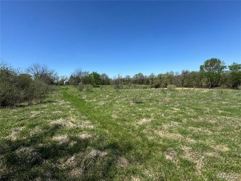 Tiny photo for 53424 Trabue Lane Ln, Hannibal, MO 63401 (MLS # 26023766)