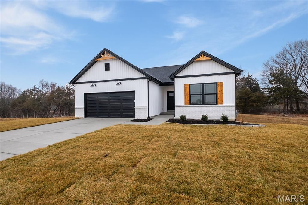 Photo of 18859 Alyson Drive, Warrenton, MO 63383 (MLS # 26012603)