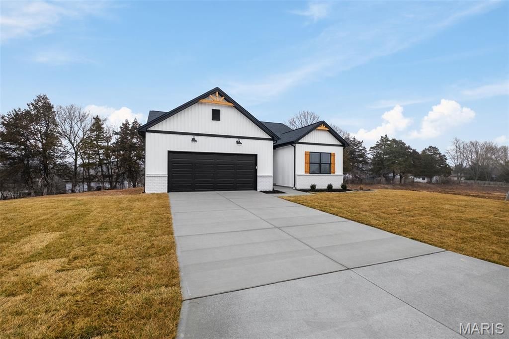 Photo of 18859 Alyson Drive, Warrenton, MO 63383 (MLS # 26012603)