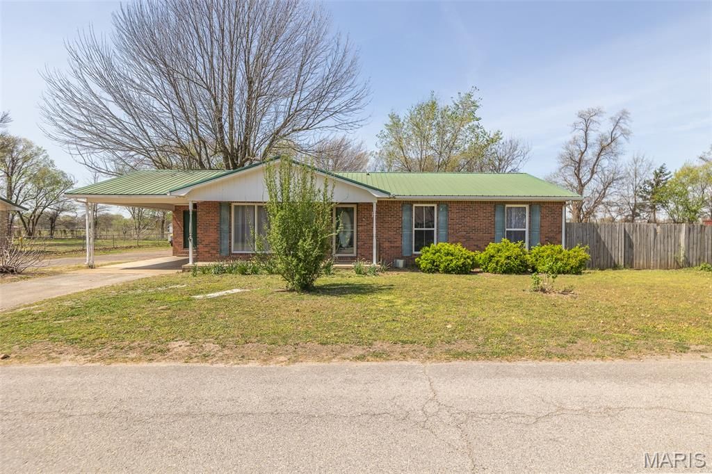 Photo of 39813 W Dorothy Drive, Malden, MO 63863 (MLS # 26019410)