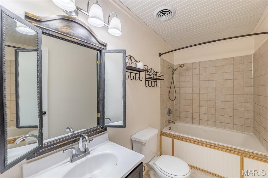 Montgomery: Lot 2 Blk 3 - Residential