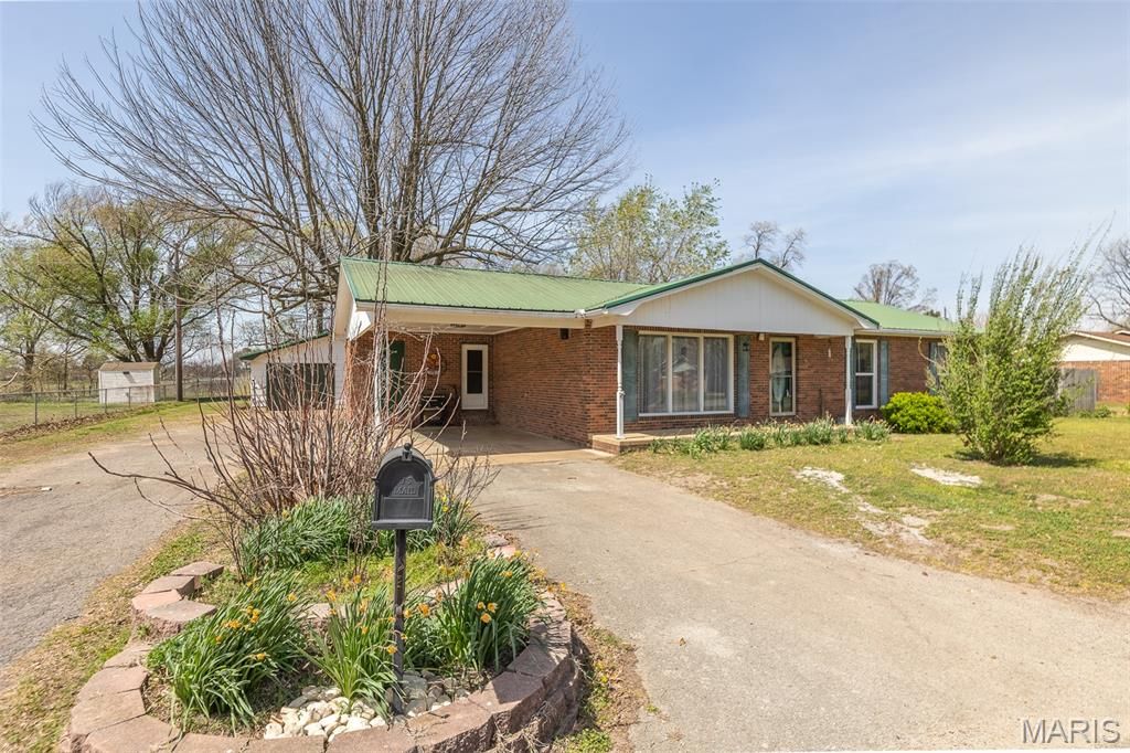 Photo of 39813 W Dorothy Drive, Malden, MO 63863 (MLS # 26019410)