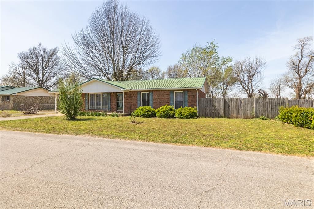 Photo of 39813 W Dorothy Drive, Malden, MO 63863 (MLS # 26019410)