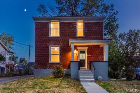 Photo of 7608 Jerome Avenue, Maplewood, MO 63143 (MLS # 26066870)