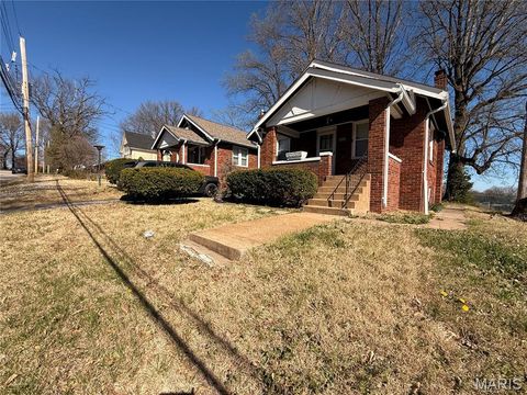 Tiny photo for 8312 Carl Avenue, Jennings, MO 63136 (MLS # 26019080)