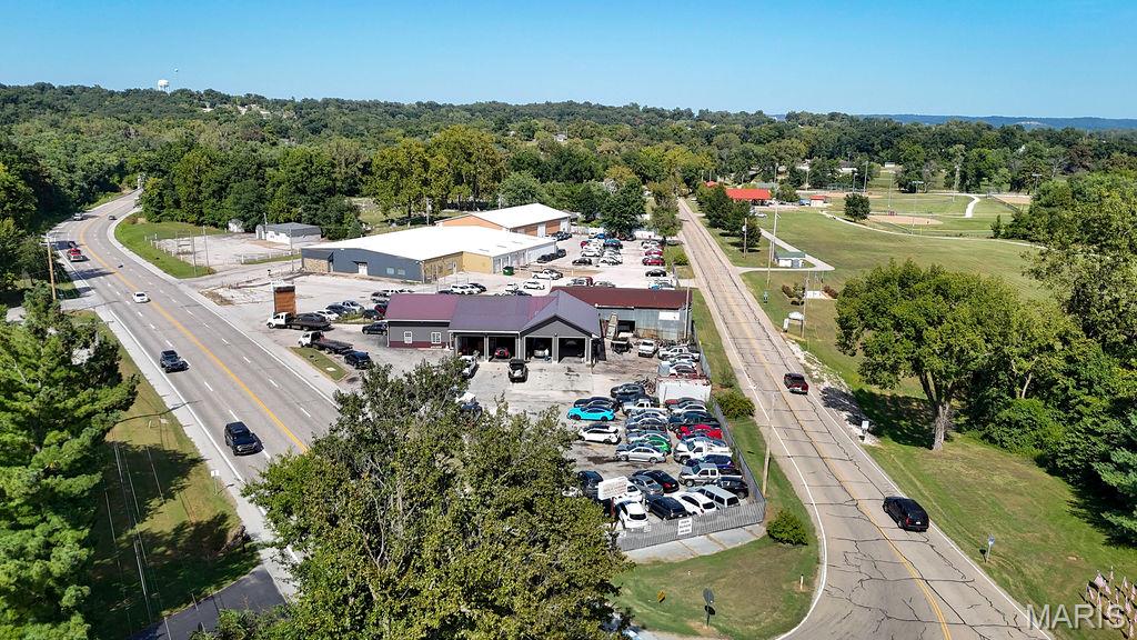 888 Commercial Boulevard