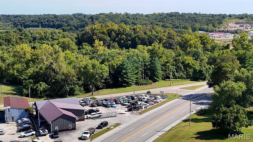 888 Commercial Boulevard