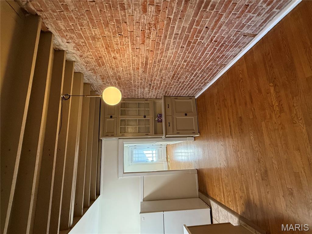 1031 Art Hill Place