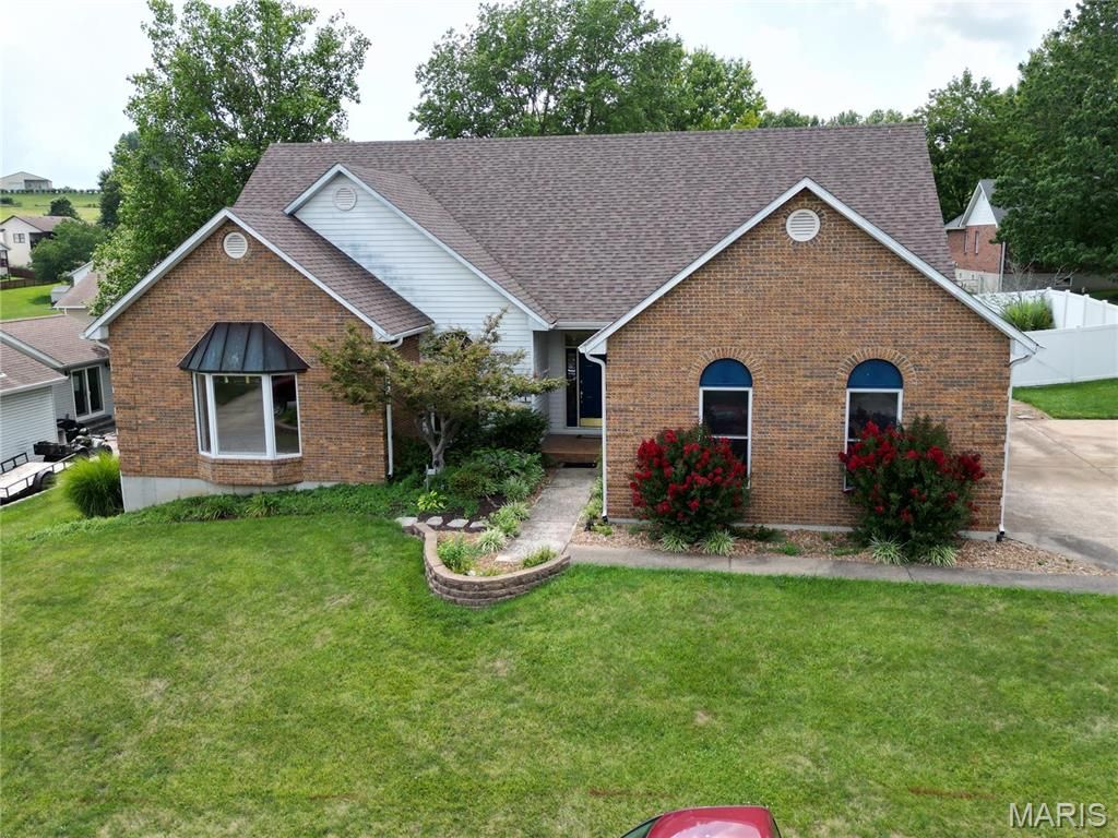 Photo of 4 Grayson Ridge Drive, Washington, MO 63090 (MLS # 26029268)