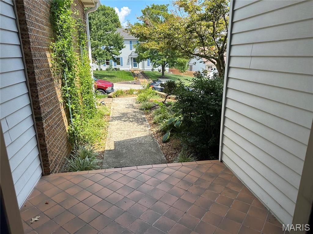 Photo of 4 Grayson Ridge Drive, Washington, MO 63090 (MLS # 26029268)