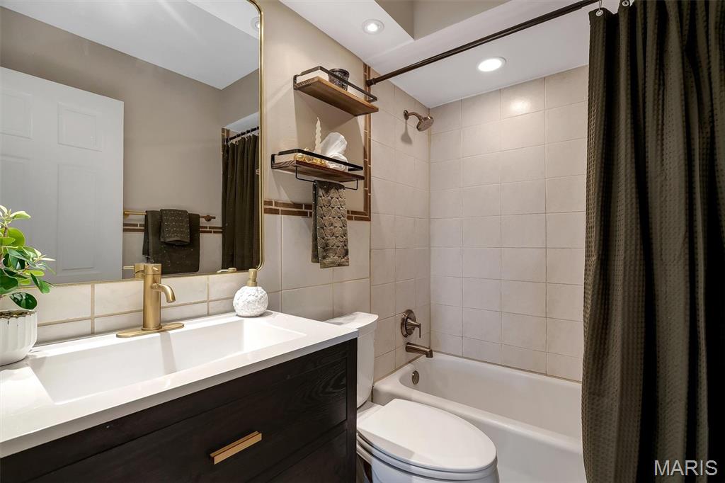 Sunset View 3 - Residential