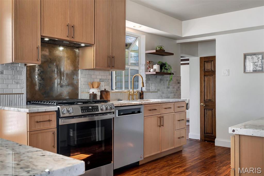 Sunset View 3 - Residential