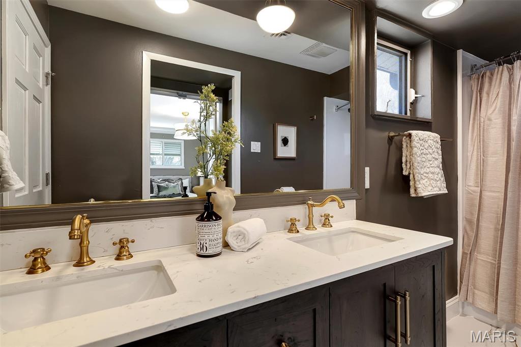 Sunset View 3 - Residential