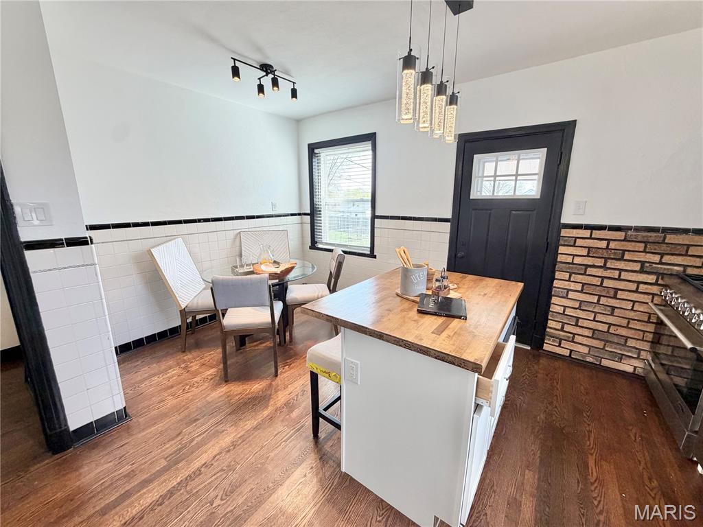 Alphonse Berry Tr - Residential