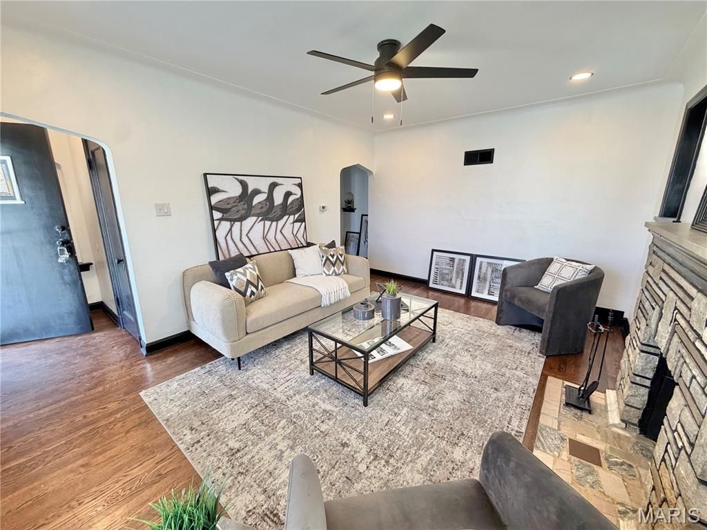 Photo of 9504 Brenda Avenue, St Louis, MO 63123 (MLS # 26020756)