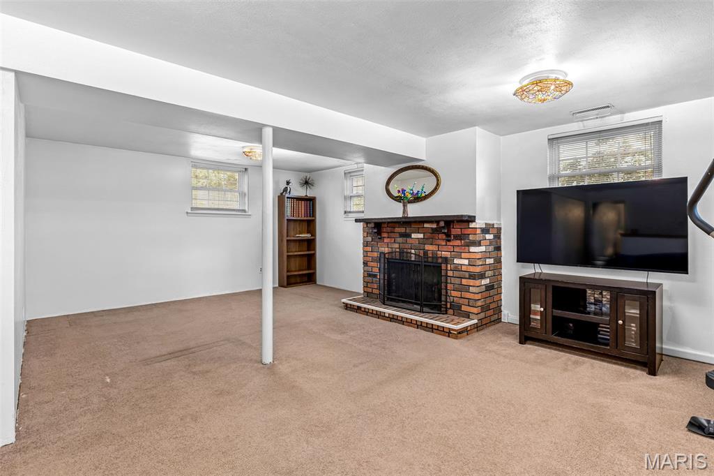 137 Huntleigh Forest Drive