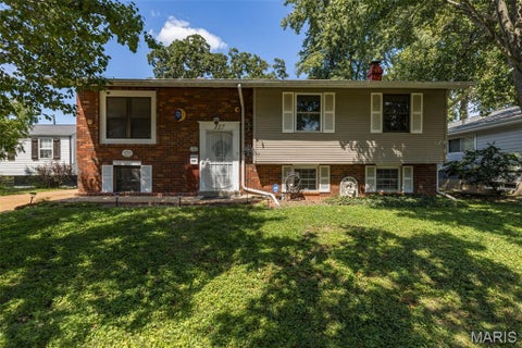 Tiny photo for 137 Huntleigh Forest Drive, Kirkwood, MO 63122 (MLS # 26055111)