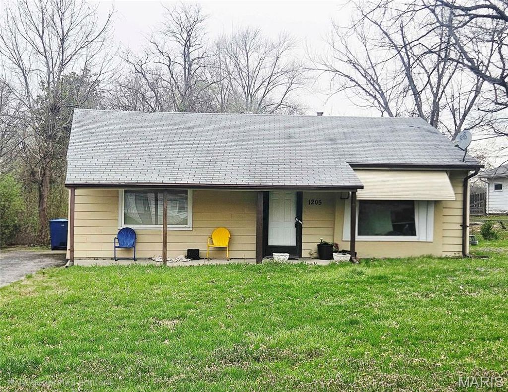 Photo of 1205 Laredo Avenue, Spanish Lake, MO 63138 (MLS # 26018881)