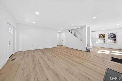 Tiny photo for 14 Armin Lane, Webster Groves, MO 63119 (MLS # 26008862)