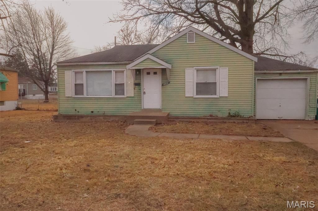 Photo of 10131 Cabot Drive, Bellefontaine Nghbrs, MO 63137 (MLS # 26003506)