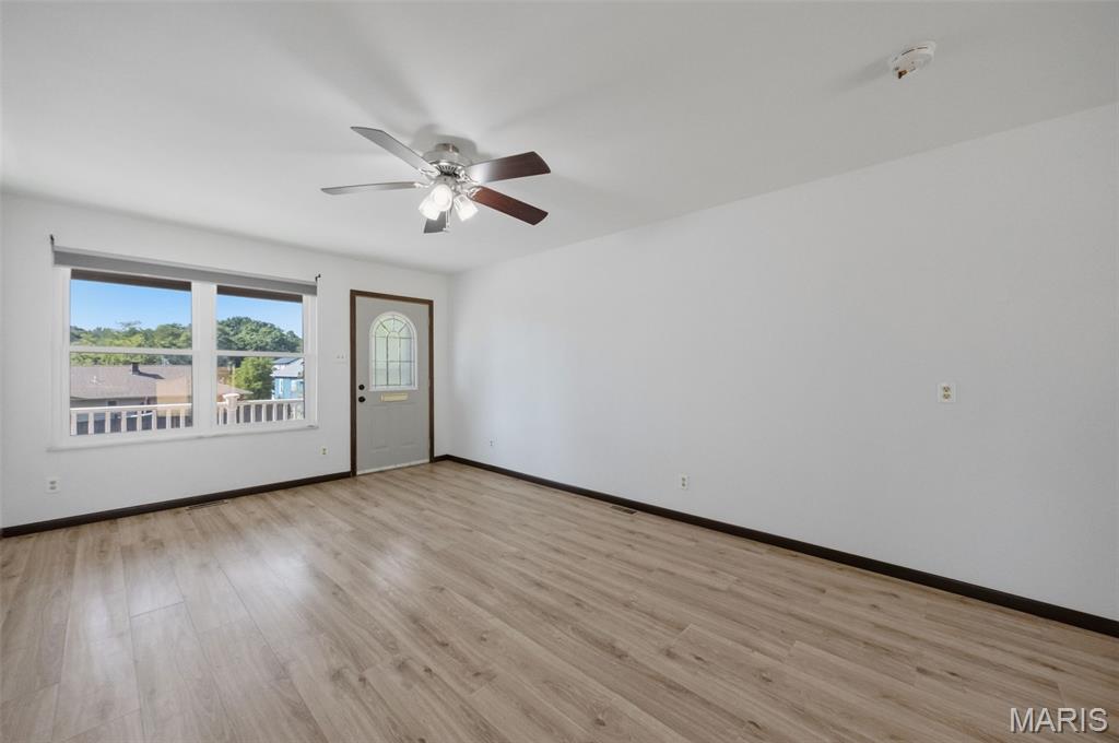 602 Stewart Street - Photo 4