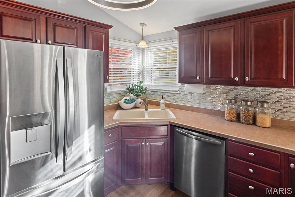 Edwardsville, Illinois 62025, United States, 4 Bedrooms Bedrooms, ,2 BathroomsBathrooms,Residential,Active,243315