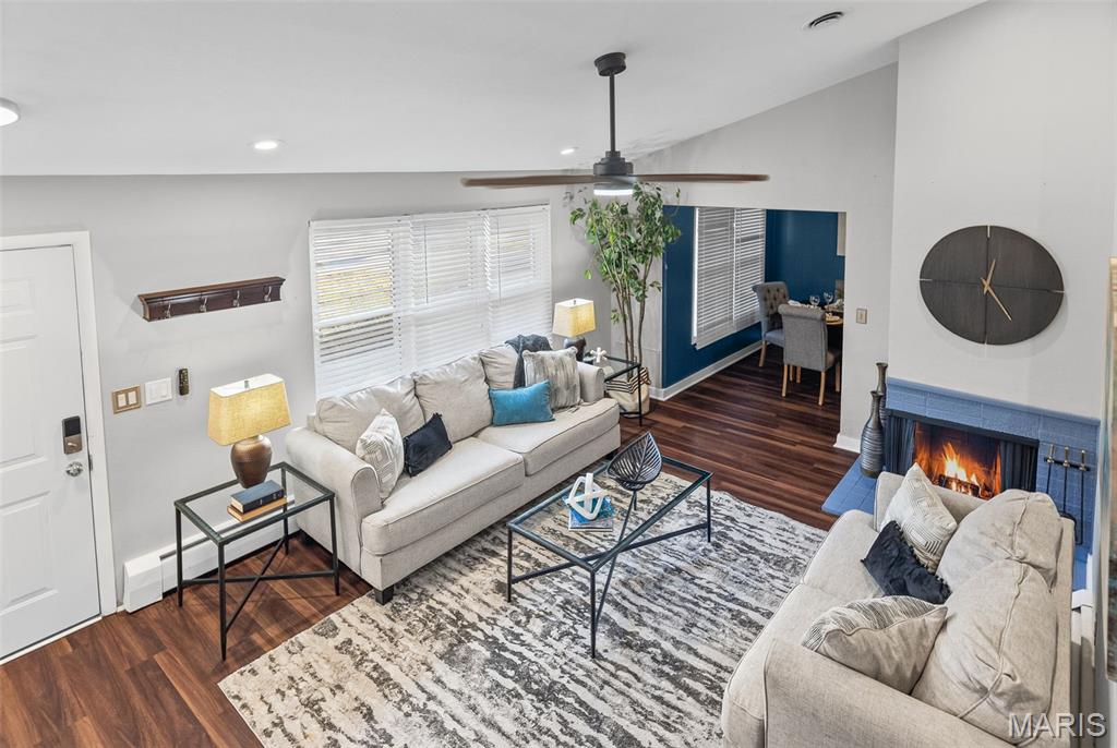 Edwardsville, Illinois 62025, United States, 4 Bedrooms Bedrooms, ,2 BathroomsBathrooms,Residential,Active,243315