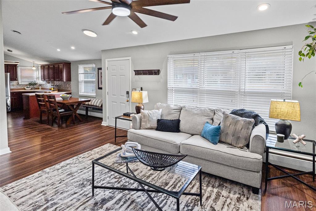 Edwardsville, Illinois 62025, United States, 4 Bedrooms Bedrooms, ,2 BathroomsBathrooms,Residential,Active,243315