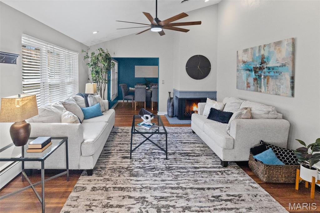 Edwardsville, Illinois 62025, United States, 4 Bedrooms Bedrooms, ,2 BathroomsBathrooms,Residential,Active,243315