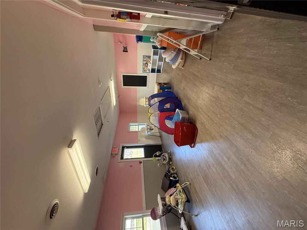 Airport Heights - Commercial Sale