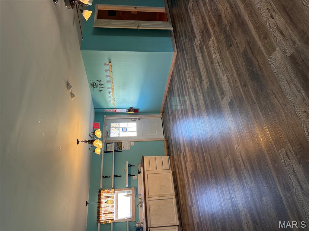 Airport Heights - Commercial Sale