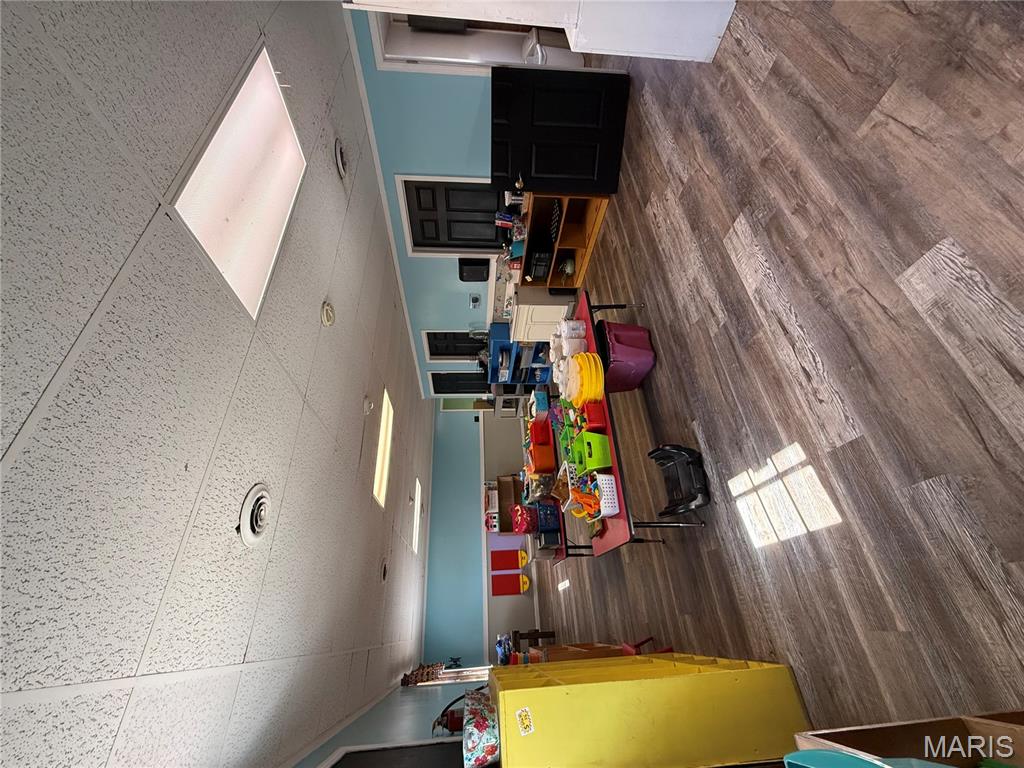 Airport Heights - Commercial Sale