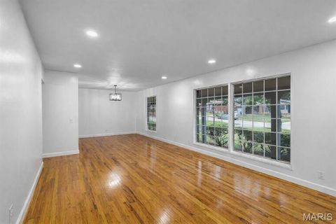 Tiny photo for 2520 Greenberry Drive, Florissant, MO 63033 (MLS # 26022929)