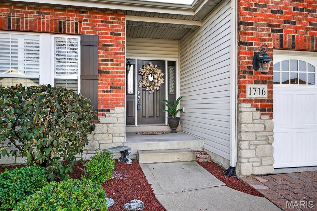 1716 Moss Rock Drive