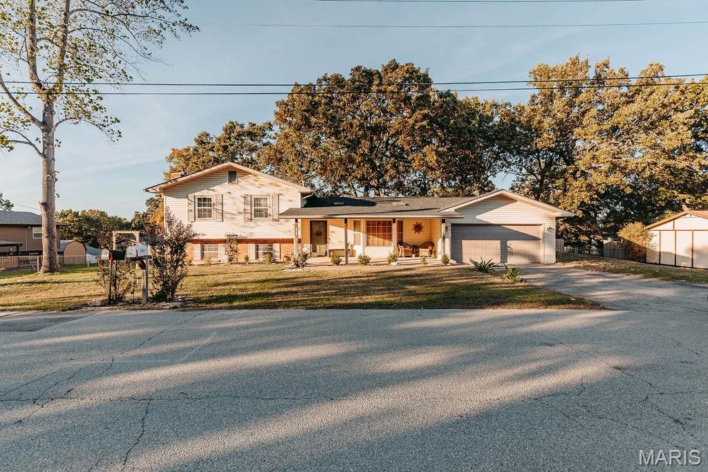 Photo of 103 Carolyn Street, Waynesville, MO 65583 (MLS # 25073294)