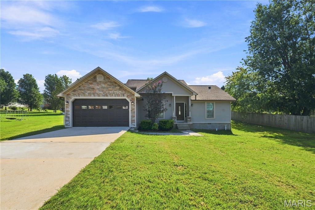 Photo of 2037 Tumbleweed Trail, Poplar Bluff, MO 63901 (MLS # 26056119)