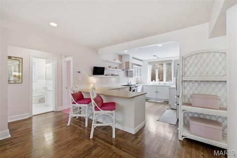 Tiny photo for 7527 Cromwell Drive, Clayton, MO 63105 (MLS # 26021435)