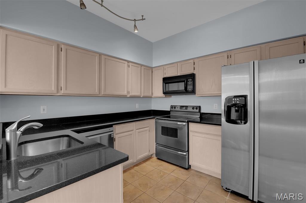 Briarcliff Condo Ii Ph Three - Residential