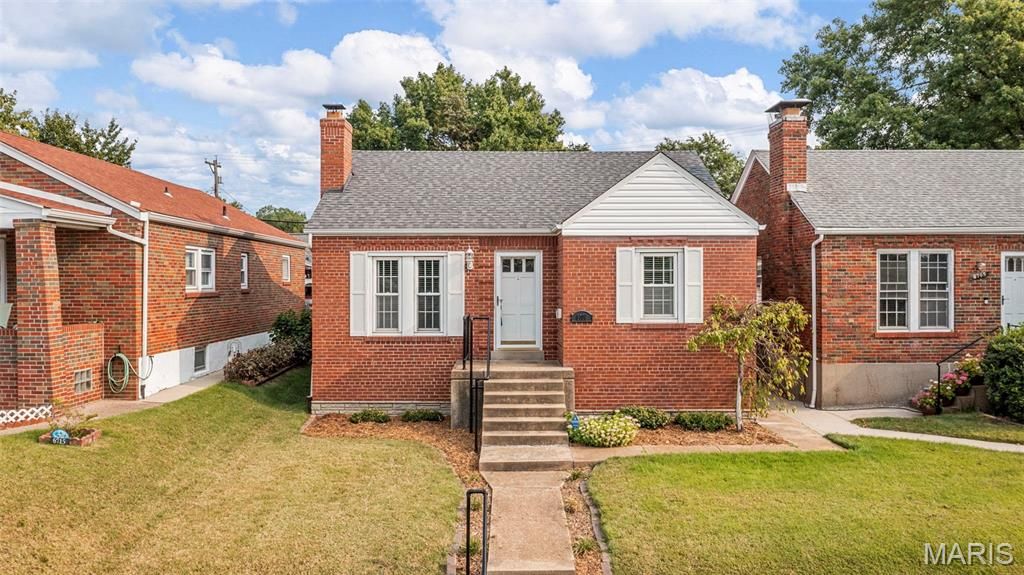 Photo of 6709 Lansdowne Avenue, St Louis, MO 63109 (MLS # 25072986)