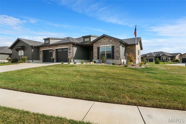 1126 LAKELAND AVE, O FALLON, IL 62269 - Image d6bc9aa244d9283888004dbc43e4e07e/2057646133