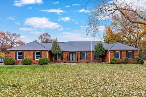 Photo of 318 Pebble Valley Drive, Town and Country, MO 63141 (MLS # 25076953)