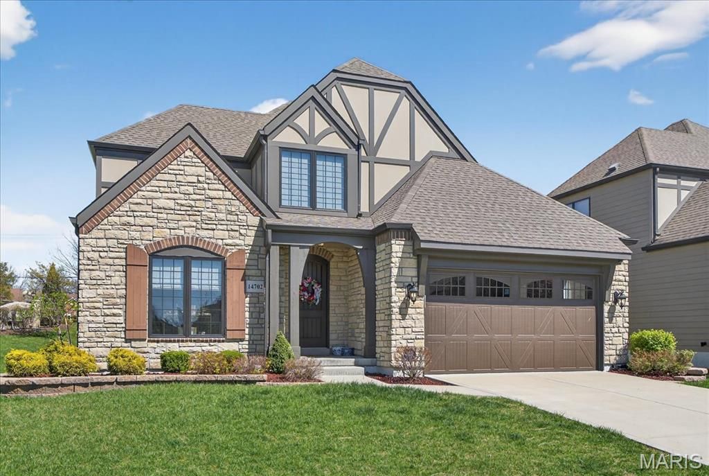 Photo of 14702 Schoettler Grove Court, Chesterfield, MO 63017 (MLS # 26019845)