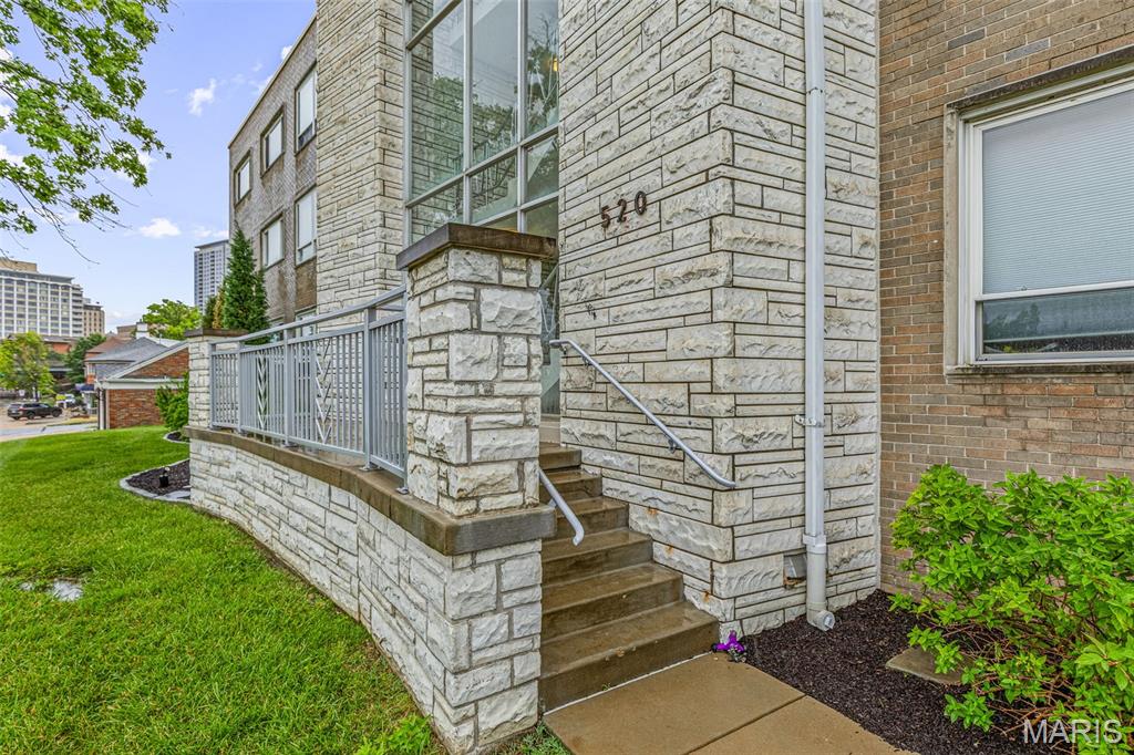 Imperial Condo The - Residential
