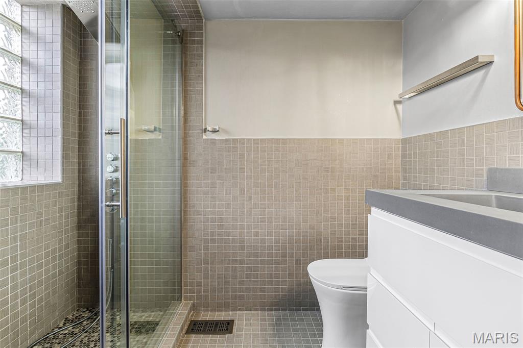Imperial Condo The - Residential