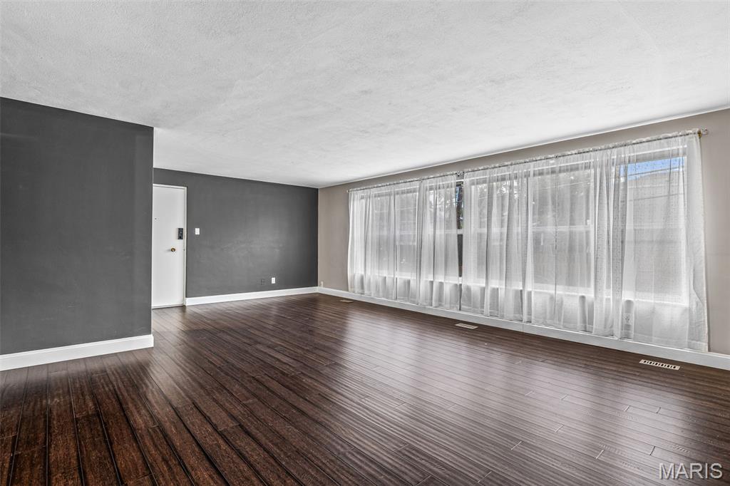 Imperial Condo The - Residential