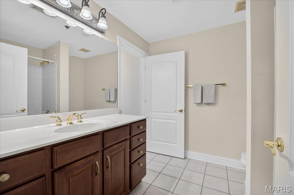 Missouri 63130, United States, 2 Bedrooms Bedrooms, ,2 BathroomsBathrooms,Residential,Coming Soon,178315